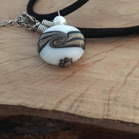 Jewelry - New Dainty Murano Glass Type Pendant